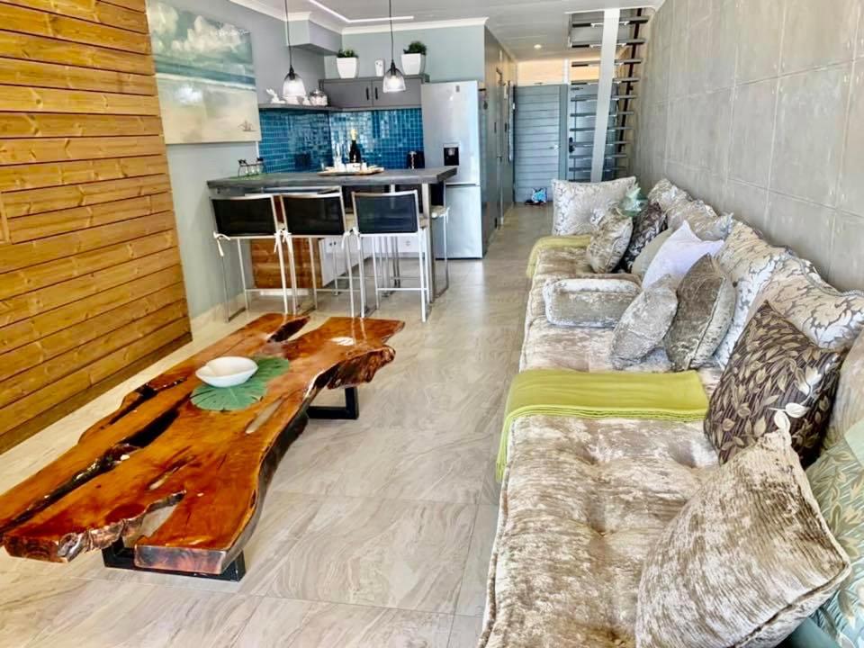 Sea Front Designer Apartment バリート エクステリア 写真